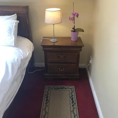 Railway Avenue * Clifden