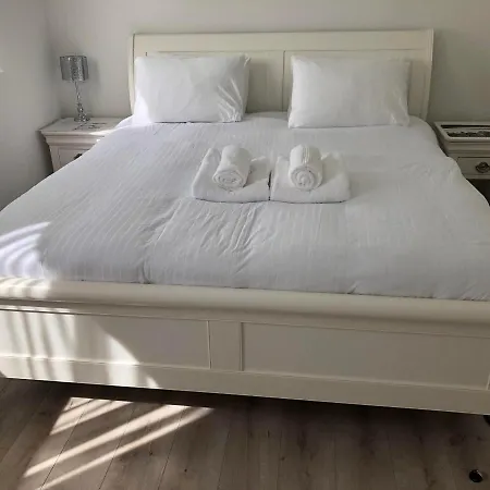 Railway Avenue Bed & Breakfast *