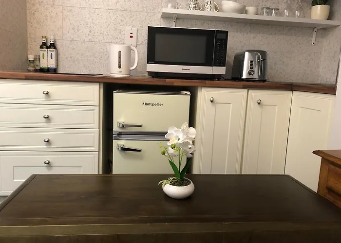 Railway Avenue Bed & Breakfast *